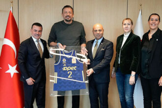 Fenerbahçeli yöneticilerden, TBF Başkanı Türkoğlu'na ziyaret