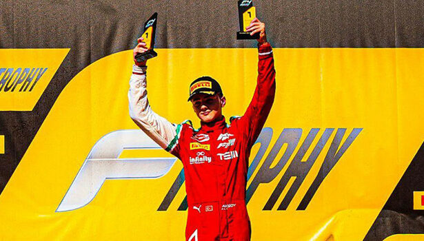 Otomobil sporcusu Alp Aksoy, Formula Trophy'de şampiyon oldu