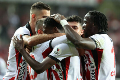 Samsunspor ilk 8 için sahada!