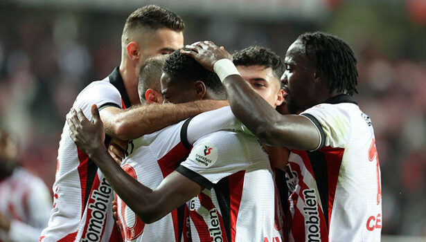 Samsunspor ilk 8 için sahada!