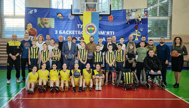 Ukrayna Fenerbahçeliler Derneği'nden anlamlı organizasyon