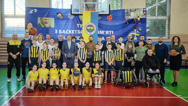 Ukrayna Fenerbahçeliler Derneği'nden anlamlı organizasyon