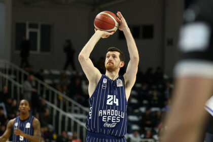 Anadolu Efes Baskonia ile karşılaşacak!