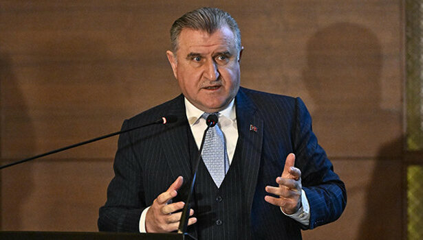 Bakan Bak: 'Türkiye'de bir spor tesisleri devrimi yaşanmaktadır'