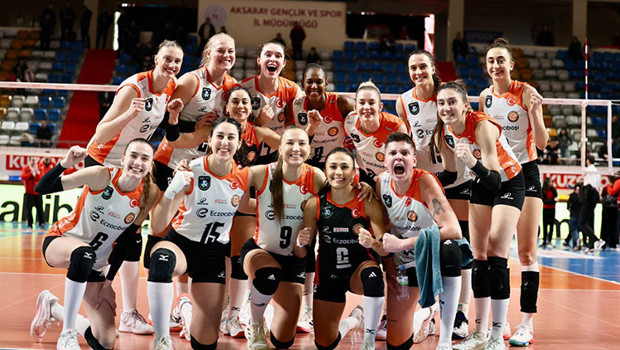 Eczacıbaşı Dynavit, 5 setlik mücadeleden galip ayrıldı!