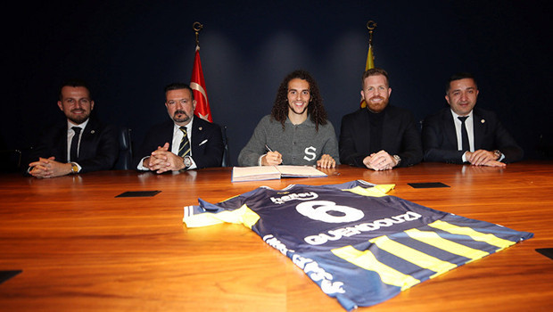 Fenerbahçe'de Matteo Guendouzi imzayı attı! İşte giyeceği forma numarası