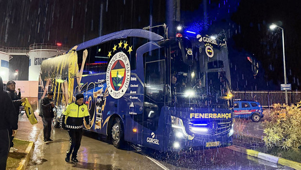 Fenerbahçe kafilesi, hava muhalefeti nedeniyle Alanya'da kaldı!
