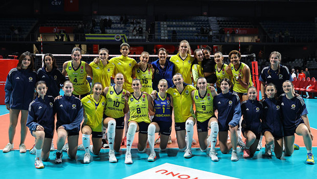 Fenerbahçe Medicana, evinde 3 sette kazandı!