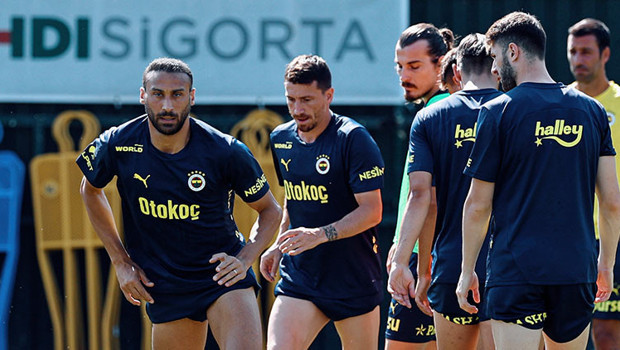 Fenerbahçe'nin 2 futbolcusu daha Kasımpaşa yolunda!