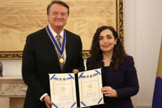 Hasan Arat, Kosova Cumhurbaşkanlığı Onur Nişanı ile ödüllendirildi!