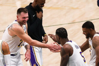 Luka Doncic 33 sayı attı! Lakers deplasmanda kazandı