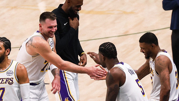 Luka Doncic 33 sayı attı! Lakers deplasmanda kazandı