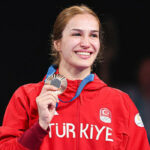 Buse Tosun Çavuşoğlu: Kadın güreşi olimpiyatlarda tarih yazabilir