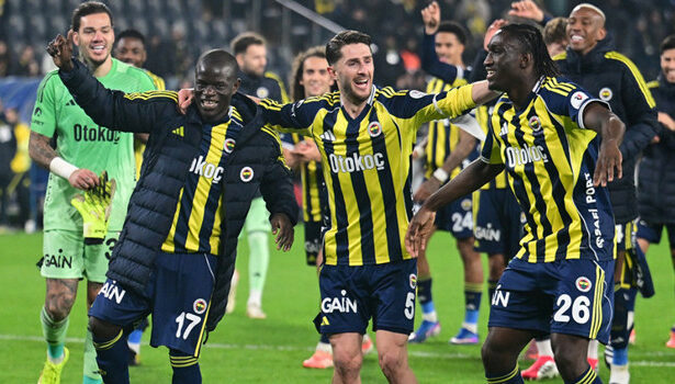 Devler bir bir yıkıldı, Fenerbahçe dimdik ayakta!