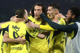 Fenerbahçe'de Kasımpaşa maçı öncesi 2 eksik! 6 oyuncu kart sınırında