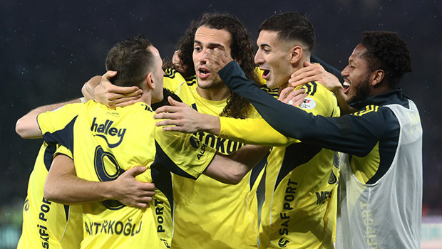 Fenerbahçe'de Kasımpaşa maçı öncesi 2 eksik! 6 oyuncu kart sınırında