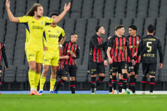 Fenerbahçe'yi kendi futbolcusu vurdu!
