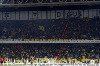 Kadıköy'de tribünler boş kaldı!