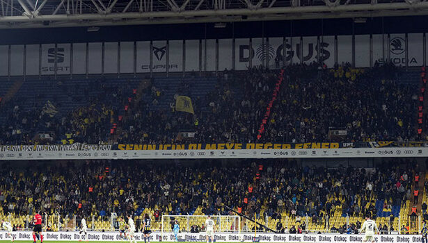 Kadıköy'de tribünler boş kaldı!