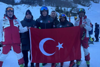 Kayağın özel ikizlerinden Türkiye'ye 6 madalya birden