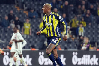 Talisca 23 gün sonra formasına kavuştu!